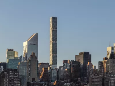 Kot svinčnik nad mestom / Foto: Istock