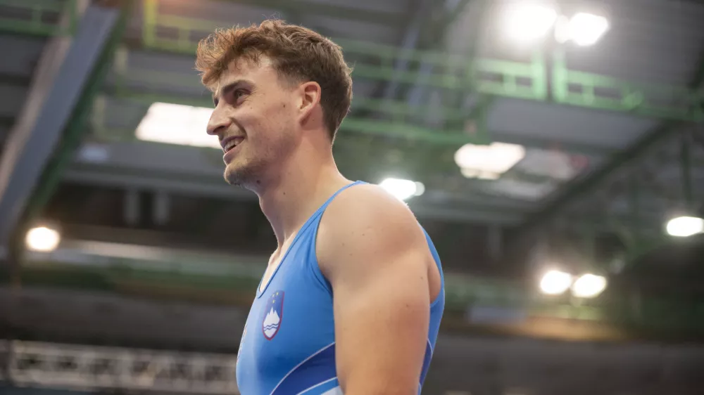 Koper.Svetovni izziv v sportni gimnastiki.Telovadec Beno Kunst.