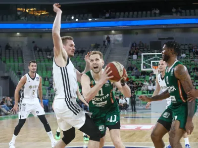 16.5.2025 ko&scaron;arka Olimpija Dubaj Foto Luka Cjuha