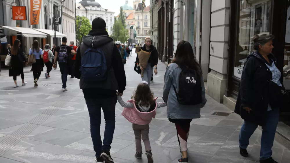 15.05.2024 - simbolična fotografija - družinaFOTO Luka Cjuha