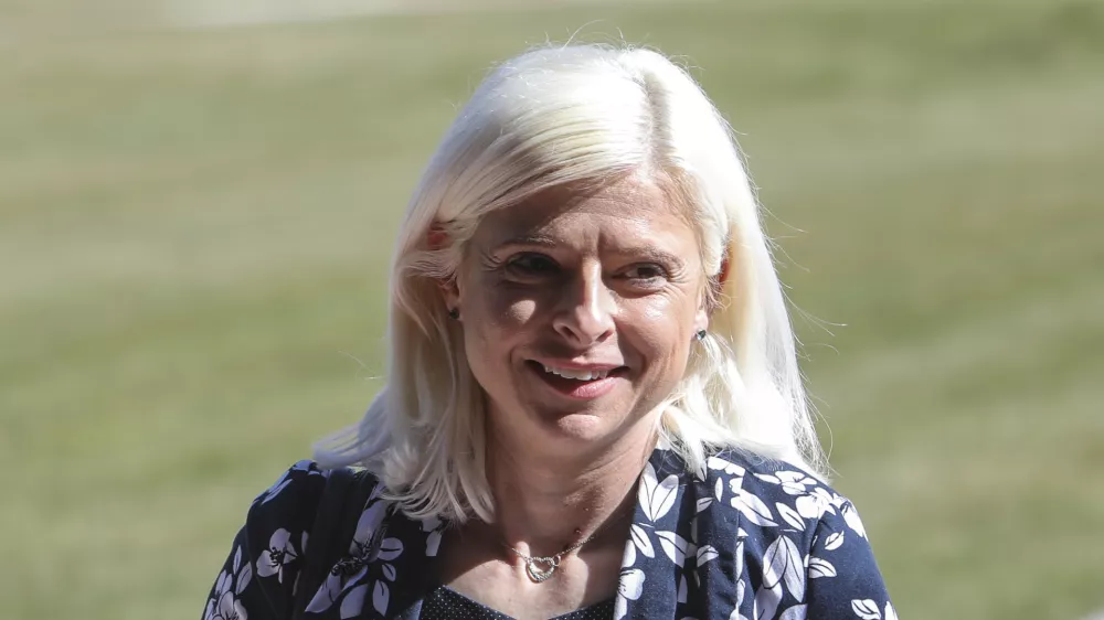 ministrica za delo, družino, socialne zadeve in enake možnosti Ksenija Klampfer (SMC) - 12.03.2019 &ndash; Vladna ekipa in koalicijski poslanci na Brdu - srečanje predsednika vlade Marjana &Scaron;arca s koalicijskimi partnerji &ndash; posvet o ukrepih v zdravstvu, velikih infrastrukturnih projektih in davčnem prestrukturiranju //FOTO: Jaka Gasar