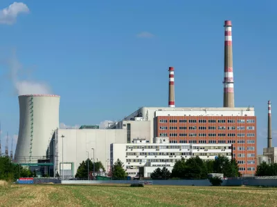 2K970D6 Cooling towers at nuclear power plant, energy self-sufficiency, greenhouse emission reductionDukovany