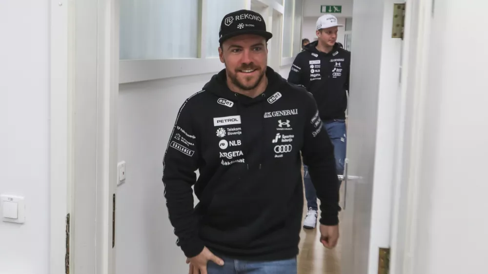 - Miha Hrobat,- 27.01.2025. - Novinarska konferenca smučarske reprezentance Slovenije v hitrih disciplinah.//FOTO: Bojan Velikonja