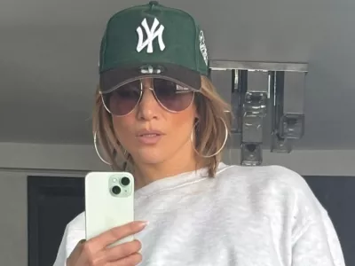 Jennifer Lopez se je zna&scaron;la v tožbi uličnega fotografa. F IG/JLo
