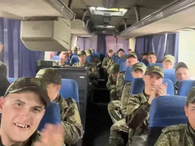 Izmenjava tisoč vojnih ujetnikov je majhen korak, vendar pokazatelj, da se strni nmed seboj poogovarjata.&nbsp;/ Foto: rusko obrambno ministrstvo via Profimedia