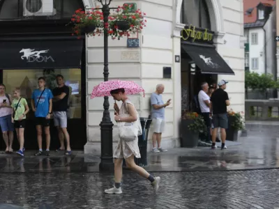 1.7.2024 - - nevihta v ljubljani, dež - padavine - poletje - počitnice//FOTO: Luka Cjuha