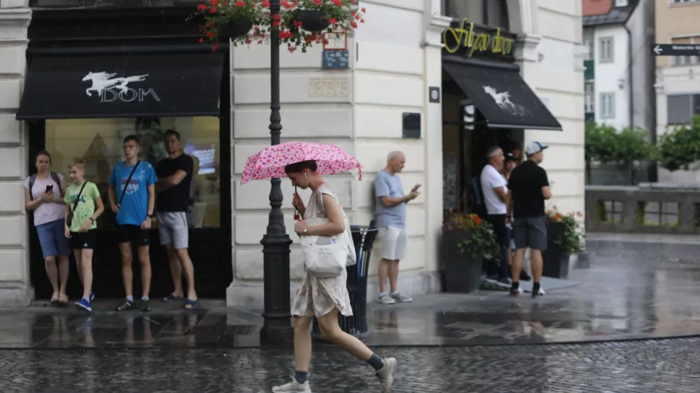 1.7.2024 - - nevihta v ljubljani, dež - padavine - poletje - počitnice//FOTO: Luka Cjuha