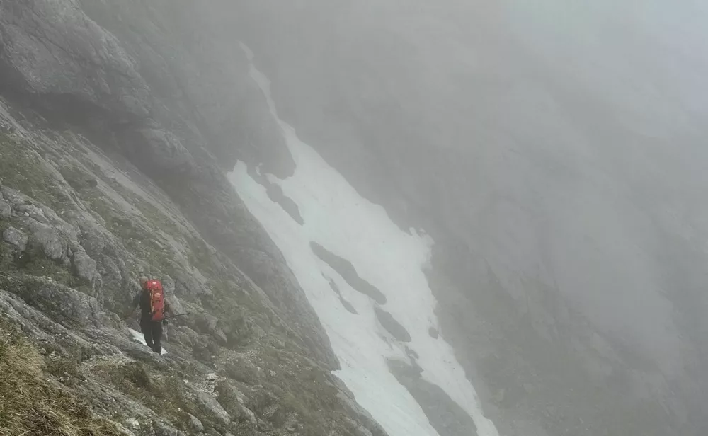 Razmere v visokogorju so &scaron;e vedno zimske. 