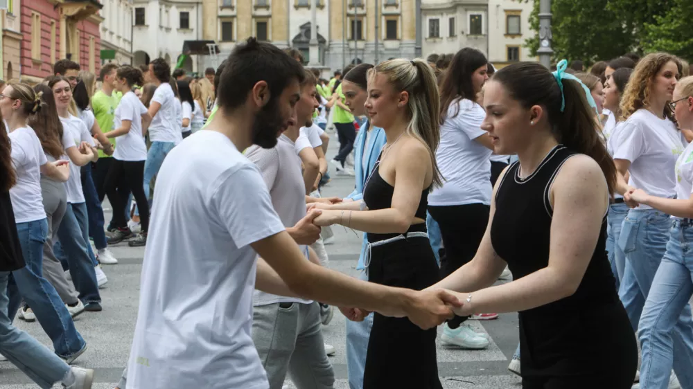  21.05.2025. Parada ljubljanskih maturantov, ples četvorka. Foto:Bojan Velikonja 