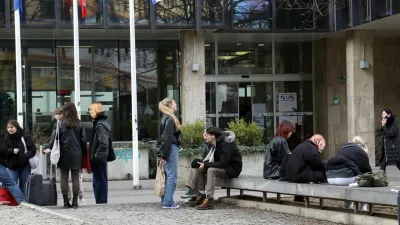 Delavska koalicija vztraja pri svojih zahtevah za spremembo nekaterih ključnih ukrepov predlagane pokojninske reforme, kar sindikati, ki reformo podpirajo, ocenjujejo kot zgre&scaron;eno. Fotografija je simbolična. Foto: Tomaž Skale