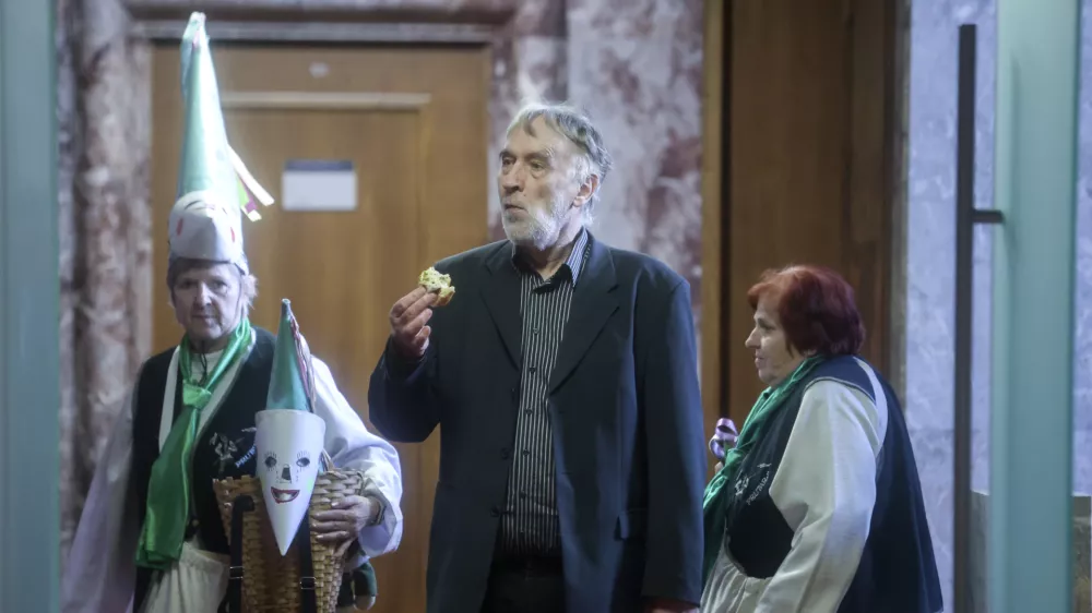 Jonas Žnidar&scaron;ič- 03.03.2025 - Predsednik vlade dr. Robert Golob je na 28. redni seji Državnega zbora odgovarjal na ustna poslanska vpra&scaron;anja - parlament, poslanec, poslanci, politika, vlada//FOTO: Jaka Gasar