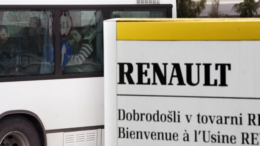 Proti koncu leto&scaron;njega leta bo v Sloveniji predvidoma realizirana naložba novome&scaron;kega Revoza v lasti francoskega proizvajalca vozil Renault v proizvodne zmogljivosti za izdelavo novega električnega vozila twingo. Foto: Bojan Velikonja&nbsp;