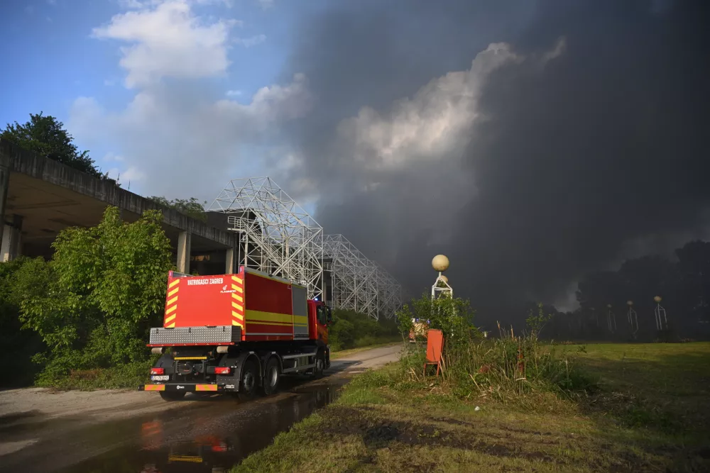 24.05.2025., Zagreb - Buknuo požar kod sveučili&scaron;ne bolnice u Zagrebu Photo: Josip Regovic/PIXSELL