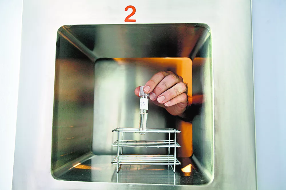 - spermalna banka - KO za reprodukcijo Ginekolo&scaron;ke klinike, Zalo&scaron;ka 2//FOTO: Luka Cjuha------3-kolonsko