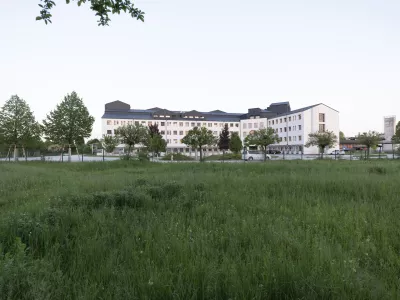 01.05.2025 Zemlji&scaron;ča za URI Soča, kjer je predvidena &scaron;iritev in&scaron;tituta. FOTO: Nik Erik Neubauer