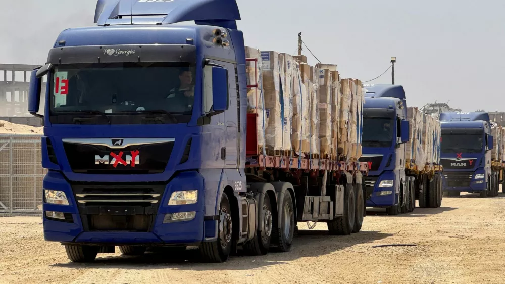 Trucks transport aid as Gaza Humanitarian Foundation said it has commenced operations to begin distribution of aid, in Rafah, in the southern Gaza Strip, May 26, 2025. Gaza Humanitarian Foundation/Handout via REUTERS  THIS IMAGE HAS BEEN SUPPLIED BY A THIRD PARTY. NO RESALES. NO ARCHIVES. MANDATORY CREDIT.