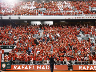 25 May 2025, France, Paris: Former Spanish tennis player Rafael Nadal waves to the audience during his honouring ceremony at the Court Philippe Chatrier at the French Open tennis tournament (Roland-Garros). Photo: Frank Molter/dpa