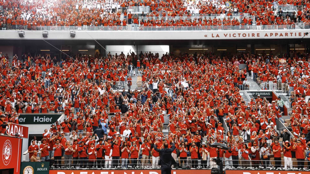 25 May 2025, France, Paris: Former Spanish tennis player Rafael Nadal waves to the audience during his honouring ceremony at the Court Philippe Chatrier at the French Open tennis tournament (Roland-Garros). Photo: Frank Molter/dpa