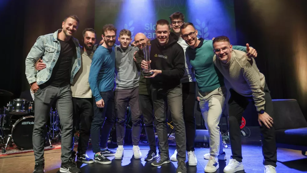 Naziva startup leta 2025 se je razveselila predana ekipa sodelavcev podjetja Astra AI. Foto: Marko Vanov&scaron;ek