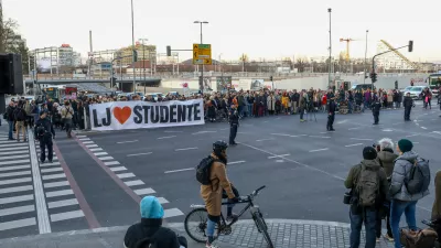 05.03.2025 - protestni shod v organizaciji ljudske fronte Mi smo Ljubljana, s katerim želijo podpreti &scaron;tudentske proteste v Srbiji in izraziti kritiko podpore ljubljanskega župana Zorana Jankovića srbskemu predsedniku Aleksandru Vučiću Foto: Luka Cjuha