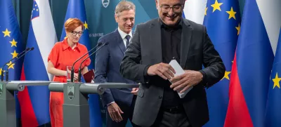 Ljubljana, vlada.Novinarska konferenca ob tretji obletnici dela aktualne vlade, na kateri so sodelovali predsednik vlade Robert Golob, ministrica za kulturo Asta Vrecko in minister za gospodarstvo, turizem in sport Matjaz Han.