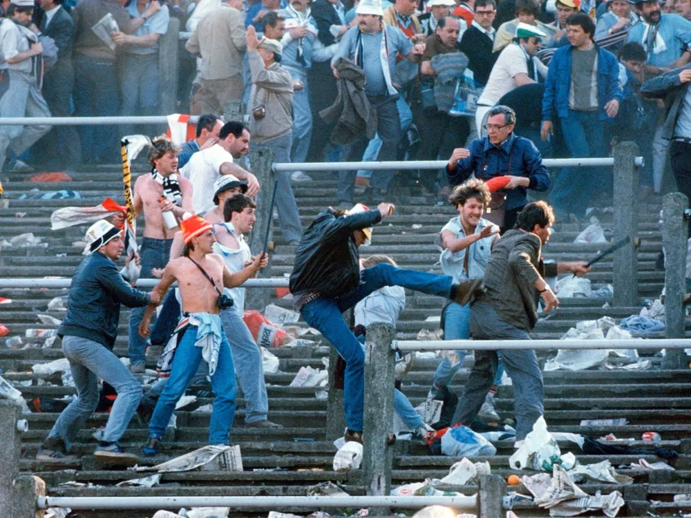 Tragedija na stadionu Heysel v Bruslju, v kateri je pred tekmo Liverpoola in Juventusa maja 1985 umrlo 39 ljudi, je največja na evropskih stadionih. 