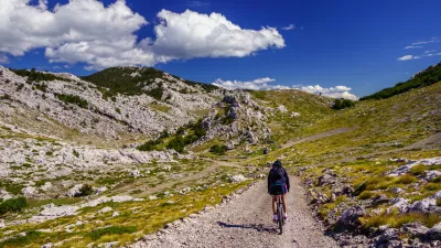 Če i&scaron;čete destinacijo, ki povezuje naravo, kulturo, raznolikost in pristno gostoljubje, potem je Hrva&scaron;ka prava izbira za va&scaron;o naslednjo kolesarsko pustolov&scaron;čino. F HTZ/Aleksandar Gospić