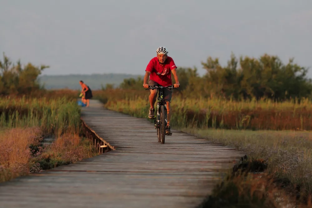Vsak kilometer prina&scaron;a nekaj novega, vsaka pot odpira drugačno zgodbo. F HTZ/Damogoj Blažević