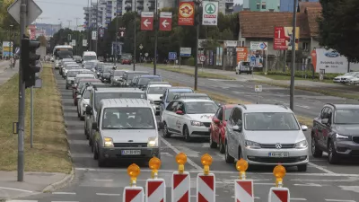- prometni zastoj --- 15.09.2021 &ndash; prenova Celov&scaron;ka cesta v Ljubljani - obnova 4.3 kilometra vozi&scaron;ča od priključka &Scaron;entvid do priključka na severno obvoznico/FOTO: Jaka Gasar