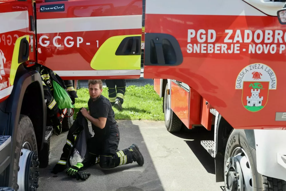 Obsežna gasilska vaja v Ljubljani in okolici. Poteka na 20 lokacijah, vključuje pa simulacije najrazličnej&scaron;ih intervencij, ki bi lahko bile realnost v primeru potresa.