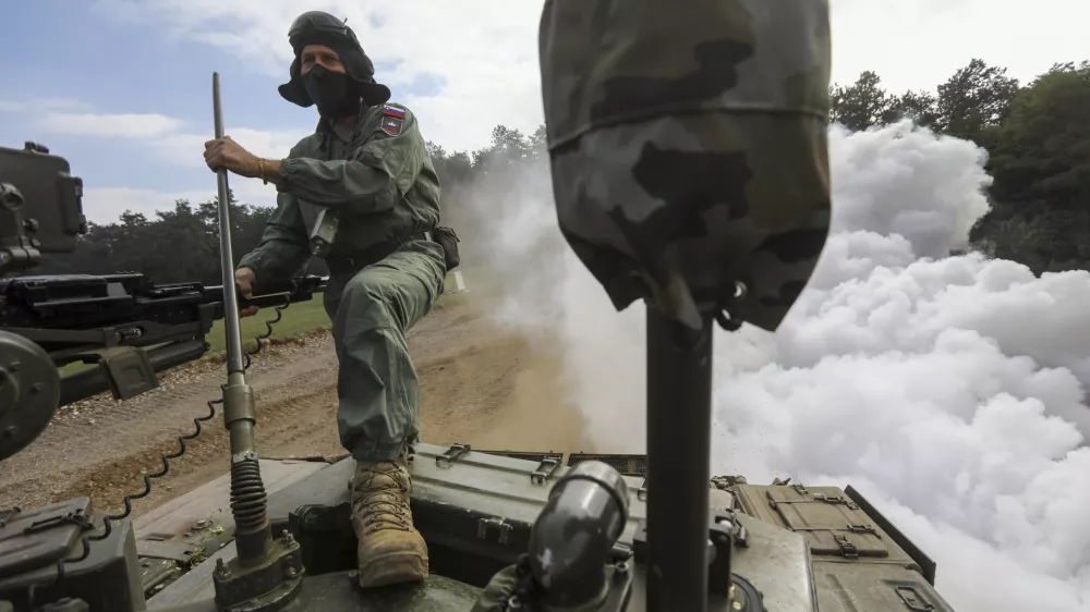 - Tank M-84 - bojno gosenično vozilo - 12.10.2023 - Slovenska vojska (SV) - oklepniki &ndash; bojna vozila - oborožitev //FOTO: Luka Cjuha