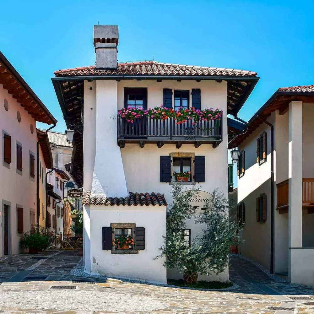 Hi&scaron;a Marica&Scaron;martno