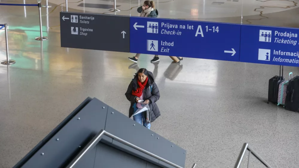 - potni&scaron;ki terminal -&nbsp;- 14.12.2022 - Letali&scaron;če Jožeta Pučnika Brnik &ndash; Aerodrom Ljubljana &ndash; Fraport Slovenija&nbsp;//FOTO: Luka Cjuha