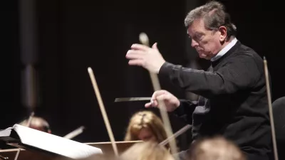 Uro&scaron; Lajovic, dirigent in umetni&scaron;ki vodja komornega orkestra Slovenicum; dirigent in revizor opere Črne maske Marija Kogoja//FOTO: Luka Cjuha