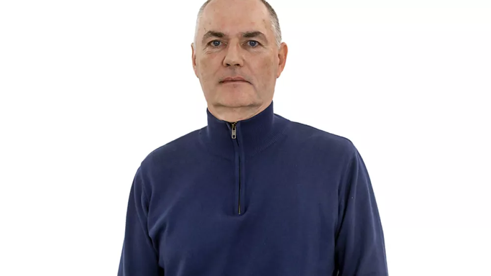 Bo&scaron;tjan IsteničZA ONLINE - Redakcija Dnevnik 2024 - portreti za komentarje in kolumne - kolumnisti - komentatorji &ndash; novinarji - portret //FOTO: Luka Cjuha