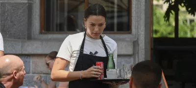 Turistični delavciDelo v vročiništudentsko delo10.07.2024 - Vročinski val v Ljubljani FOTO: Nik Erik Neubauer