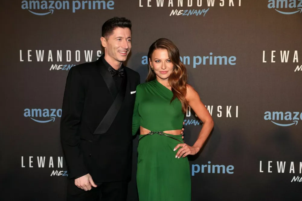 WARSZAWA 28.03.2023 PREMIERE OF UNKNOWN, AMAZON DOCUMENTARY MOVIE ABOUT ROBERT LEWANDOWSKI ROBERT LEWANDOWSKI ANNA LEWANDOWSKA FOT. /FOTOPYK / NEWSPIX.PL --- Newspix.pl 230328PYK041,Image: 765765447, License: Rights-managed, Restrictions: PUBLICATIONxNOTxINxPOL, Model Release: no / Foto: Profimedia