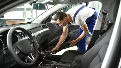 Notranjost avtomobila včasih bolj umazana kot strani&scaron;če