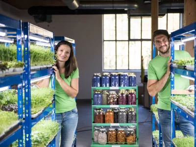 Sa&scaron;a Kržič in Bo&scaron;tjan &Scaron;ebenikmikrozelenje &Scaron;ebenik / Foto: Osebni Arhiv Mikrozelenje &Scaron;ebenik 