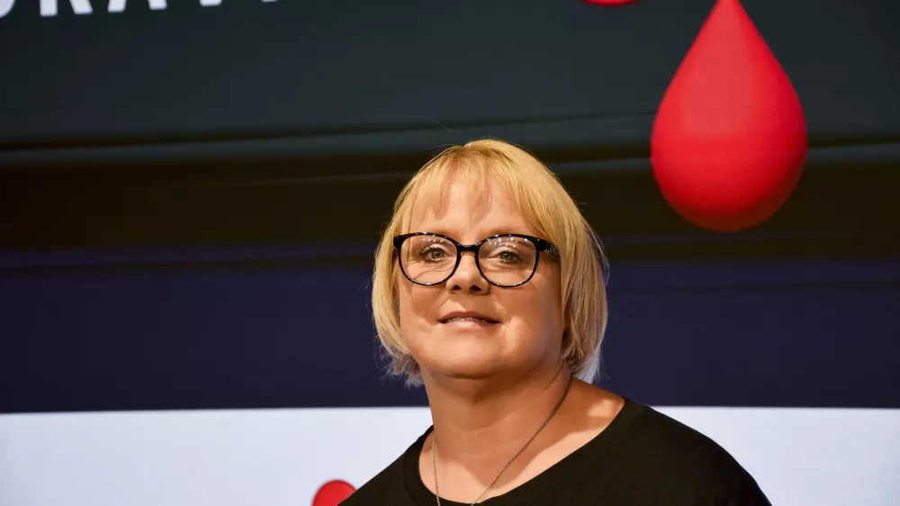 Alenka Rak, članica dru&scaron;tva: Bodite dobri, bodite hvaležni. In ne želite drugim tistega, česar ne bi želeli sebi. Življenje te nauči, da zraste&scaron; iz bolečine, čeprav velikokrat znova pade&scaron;. Ampak &ndash; gre&scaron; naprej.