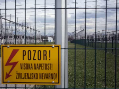 - 08.04.2015 - Električni daljnovod 2x400 kV Beričevo-Kr&scaron;ko, elektrika - električni vod - elektroenergetsko omrežje - električna energija - //FOTO: Jaka Gasar