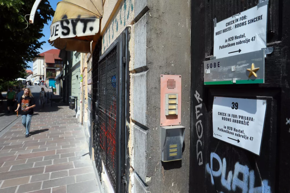 Od parkiri&scaron;ča do hostlov: Na Petkov&scaron;kovem nabrežju kar 100 turističnih namestitev