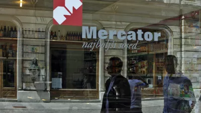 - ilustrativna fotografija 2013 - Mercator - Stritarjeva ulica - Galerija Kresija, stavba //FOTO: Bojan Velikonja