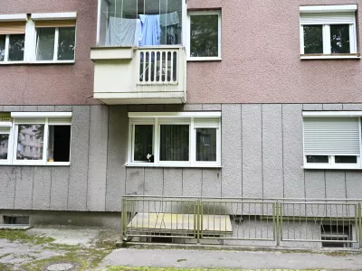 Lastni&scaron;tvo stanovanja je pomembna naložba za varno starost, a ga večina starej&scaron;ih lastnikov ne dojema na tak&scaron;en način in ga raje hranijo za dediče, kot da bi ga aktivirali za izbolj&scaron;anje svojega finančnega stanja. Foto: Nik Erik Neubauer