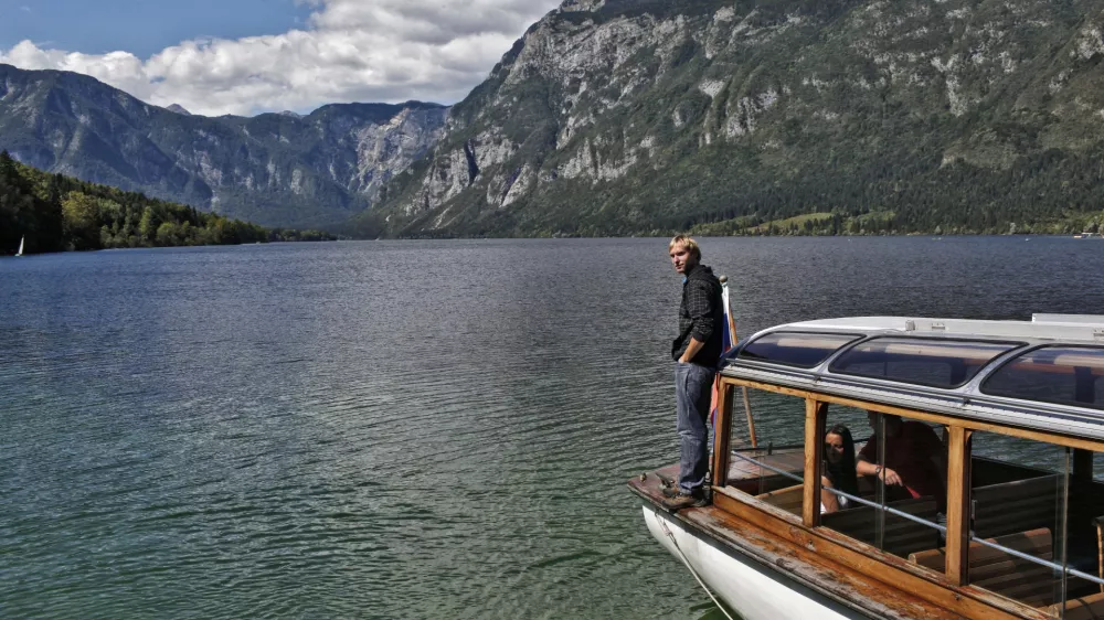 - Bohinj, jezero, ladjica, turizemFOTO: JAKA GASAR / NEDELJSKI