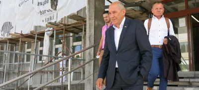 Janša leta 2023 pred kranjskim okrožnim sodiščem. / Foto: STA