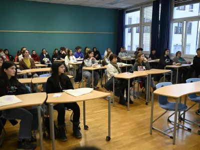 Gimnazija BežigradDijakiMladinaMladi&Scaron;ola&scaron;olanjeučenjenapredek14.02.2025 Informativni dan na srednjih &scaron;olah in fakultetahFOTO: Nik Erik Neubauer