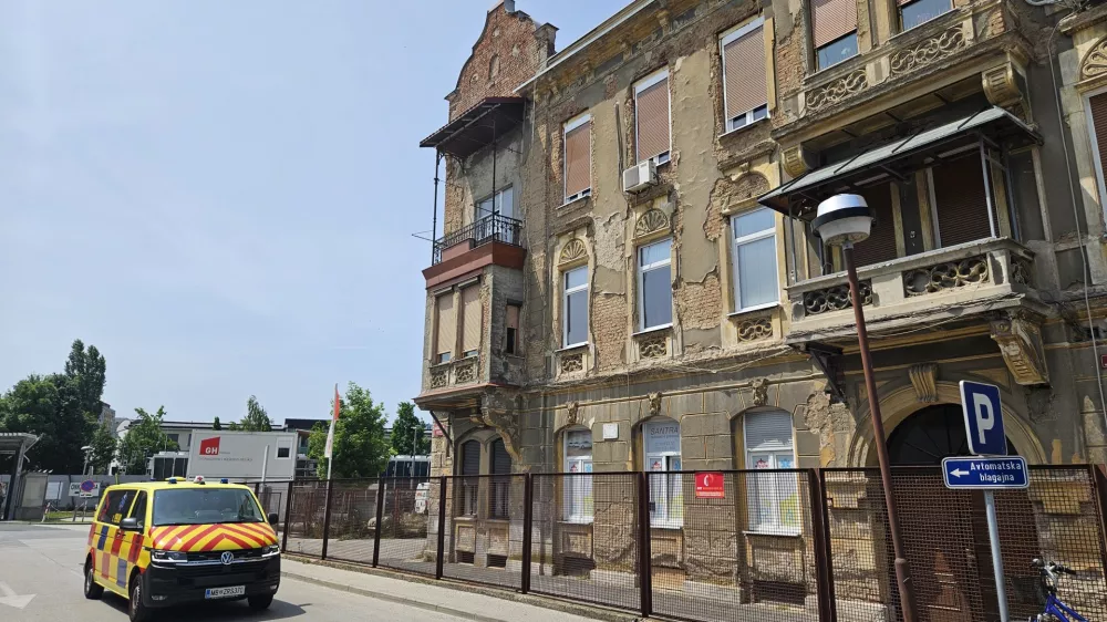 Bodo z vi&scaron;jo ceno vendarle presekali gordijski vozel na mariborski onkologiji?