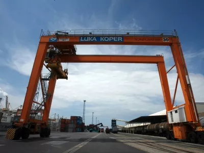 Luka Koper, pristani&scaron;ki in logistični sistem, d.d., mednarodno tovorno koprsko pristani&scaron;če, //foto: Bojan Velikonja
