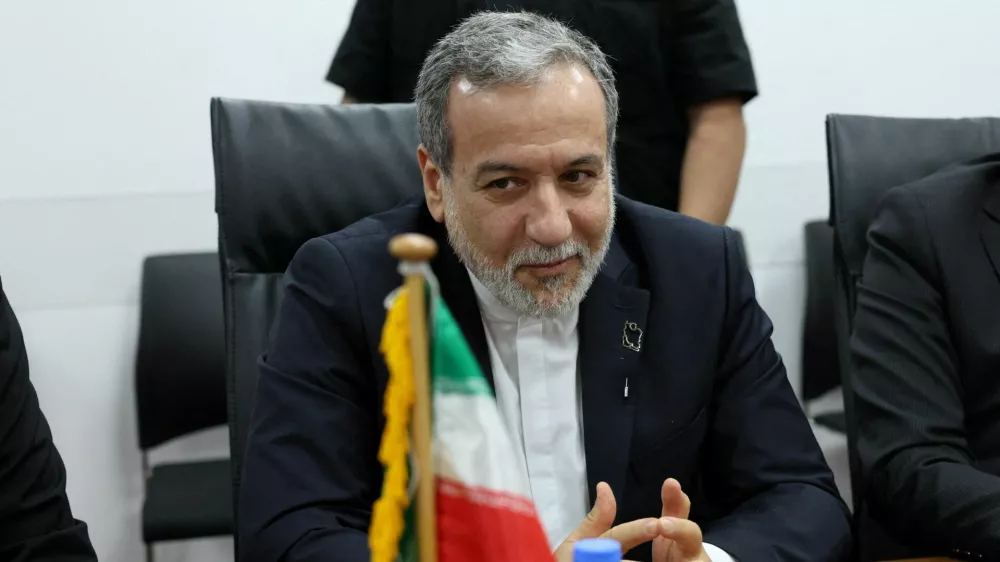 FILE PHOTO: Iranian Foreign Minister Abbas Araqchi meets with Lebanese Foreign Minister Youssef Rajji (unseen) in Beirut, Lebanon June 3, 2025. REUTERS/Mohamed Azakir/File Photo